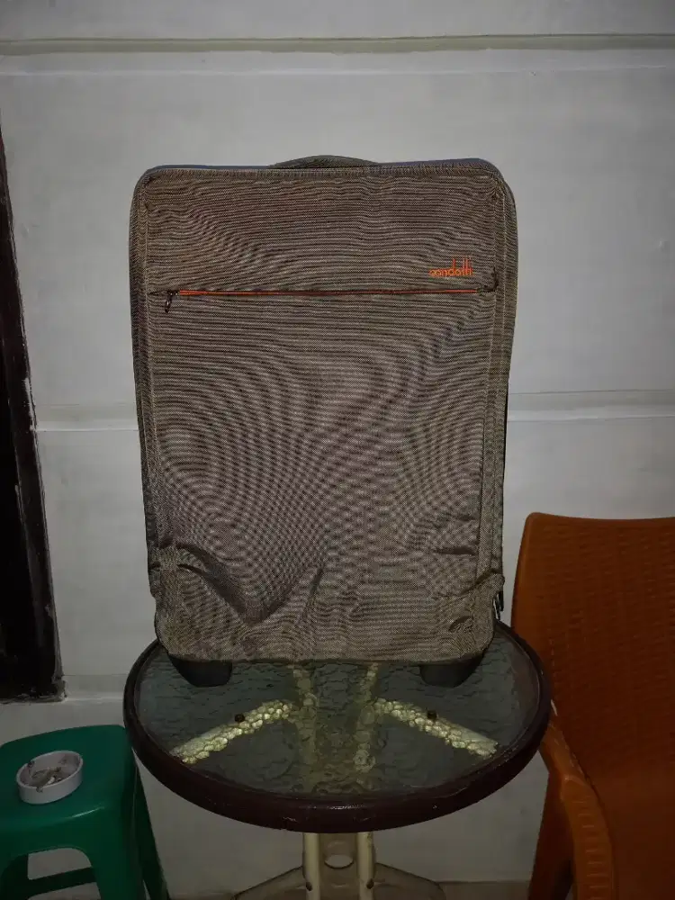 Koper condotti medium size 24 ( tinggi 60,7 cm) kondisi masih bagus