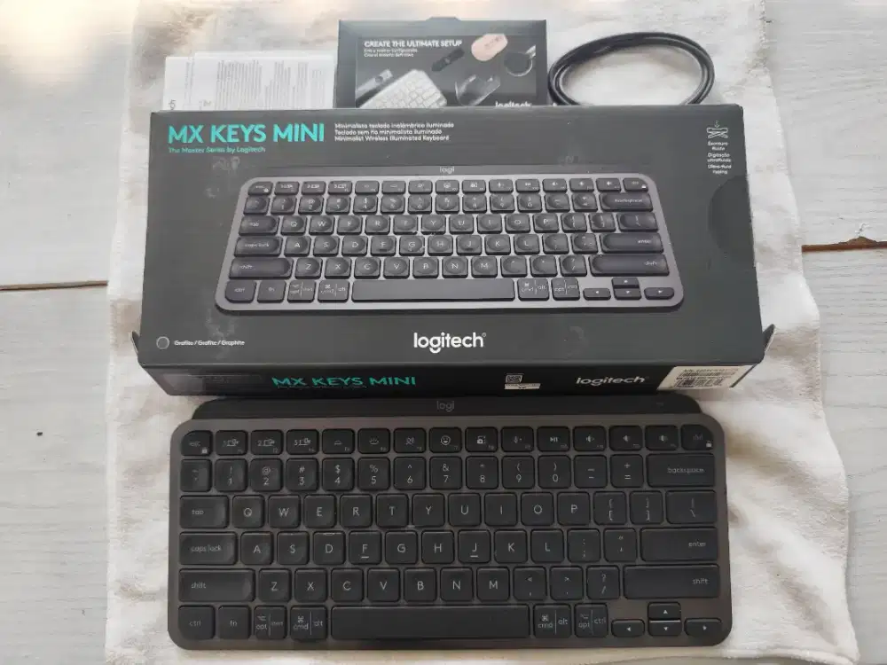 Keyboard Logitech MX Keys Mini Flagship Apple or Windows Bluetooth