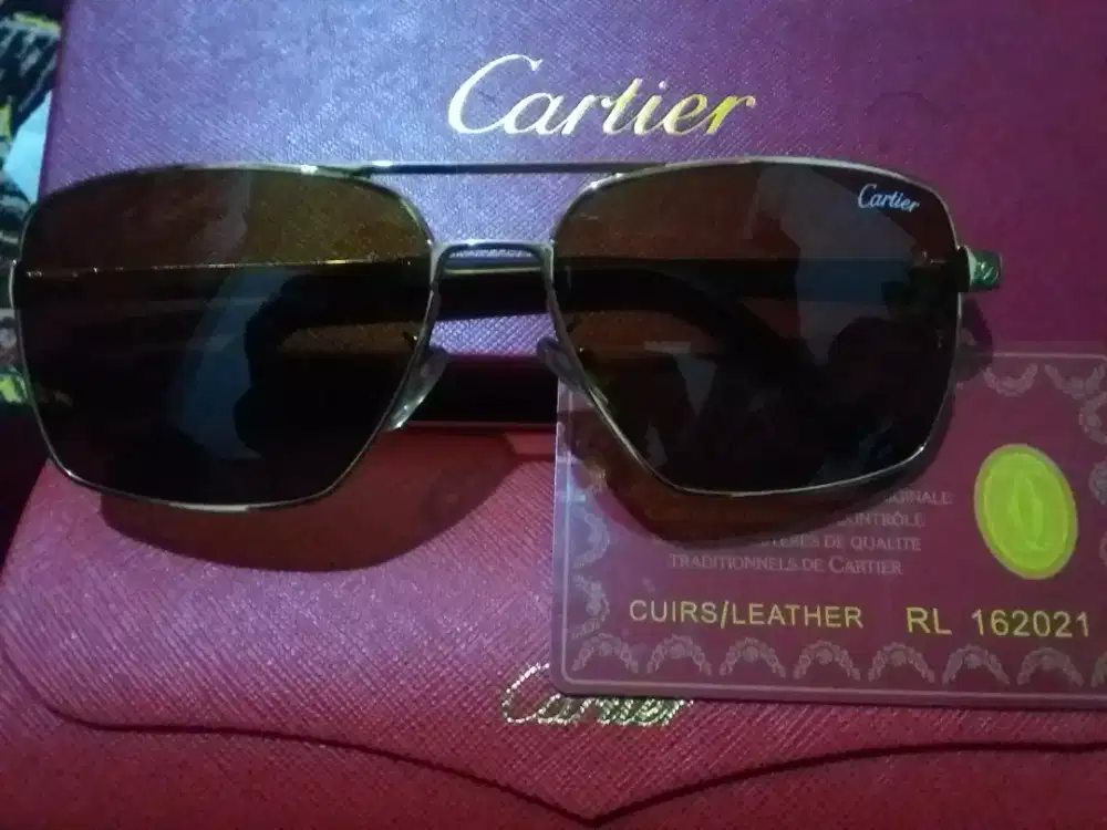 Kacamata Cartier