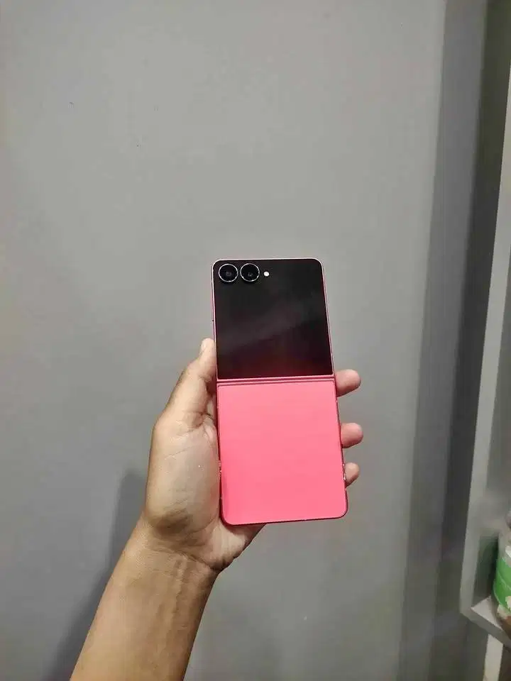 Samsung Z Flip 7 12/512 Sein Fullset Normal