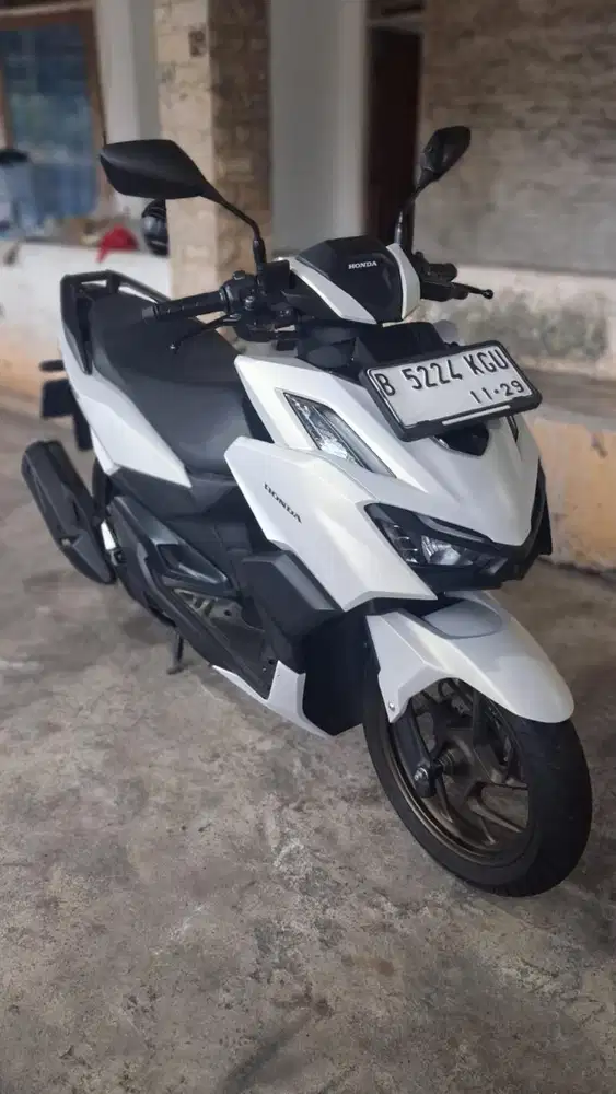 (B) AllNew Honda Vario 160 CBS ISS Tahun 2024