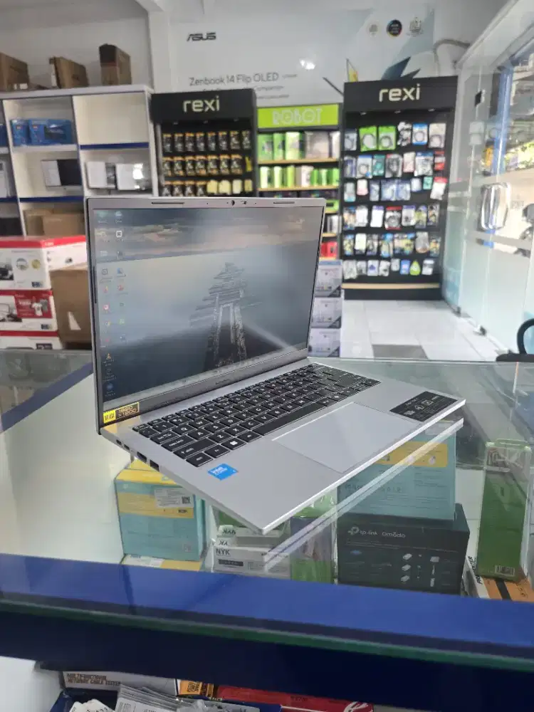 LAPTOP ACER INTEL CORE5 120 RAM 16GB SSD 512GB