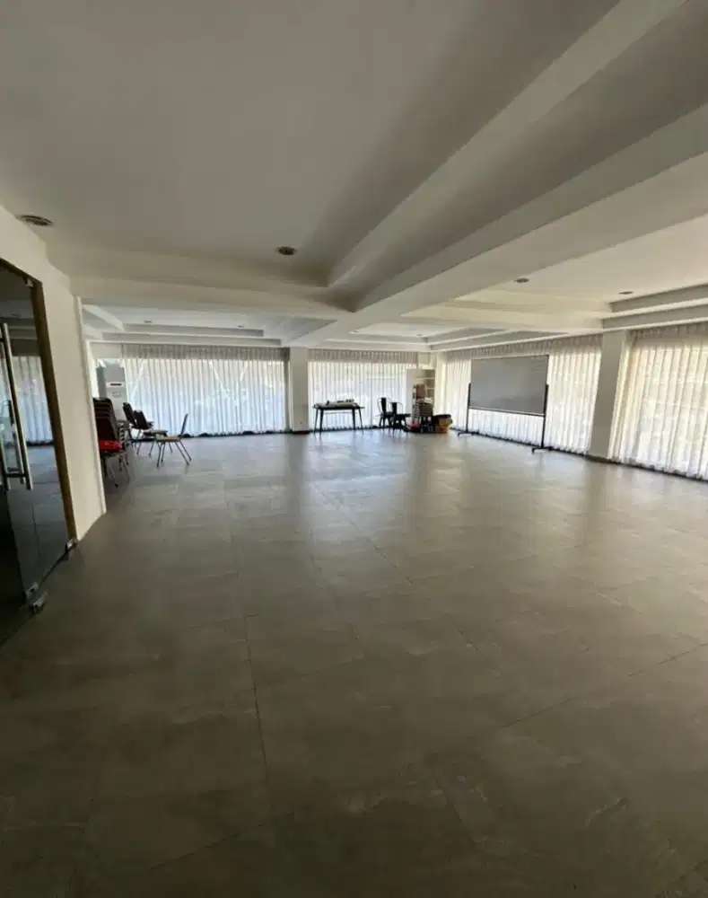 GEDUNG 5 TINGKAT PUSAT SURABAYA DEKAT ALUN ALUN BALAI KOTA GRAND CITY