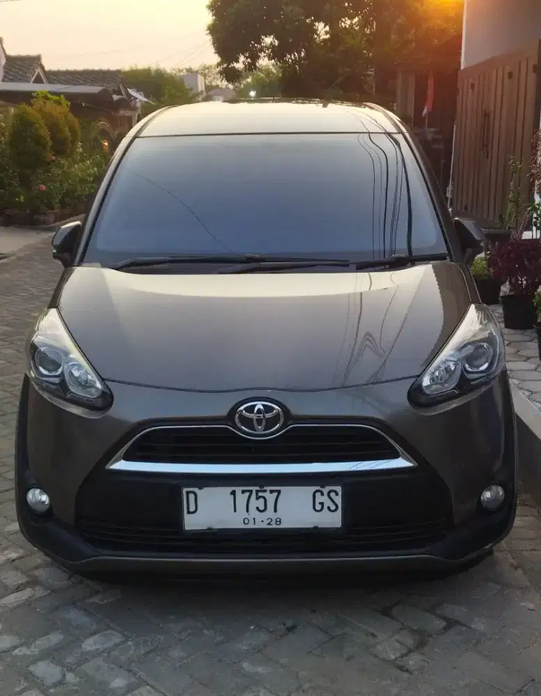 Toyota Sienta V 2017