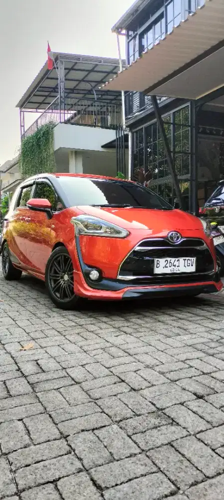 toyota sienta Q