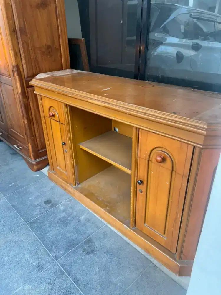 Lemari tv second
