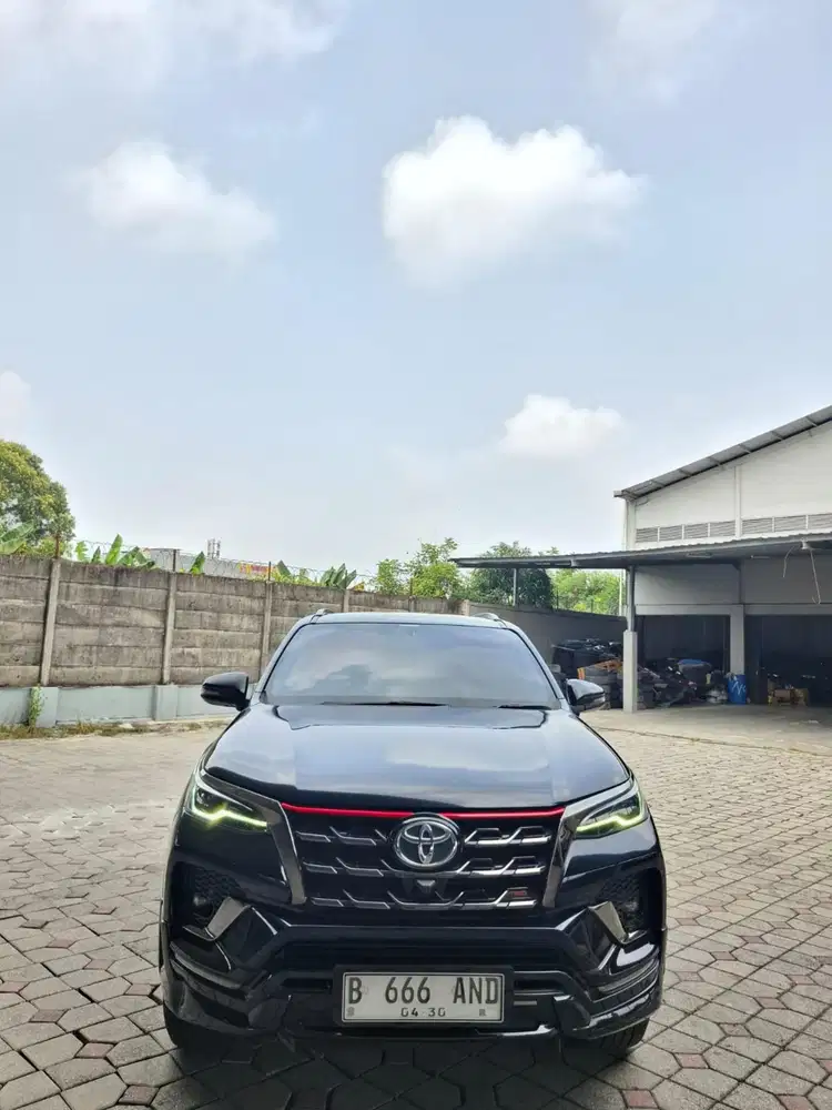 VRZ TRD 2021 diesel matic. Km 69rb antik(2.4cc biosolar barcode)
