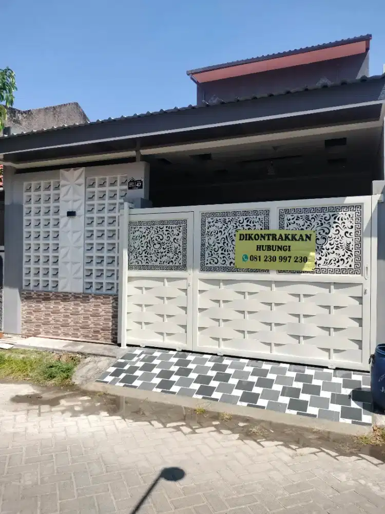 DI KONTRAKKAN RUMAH 2 LANTAI DI PPS 1.Manyar Gresik