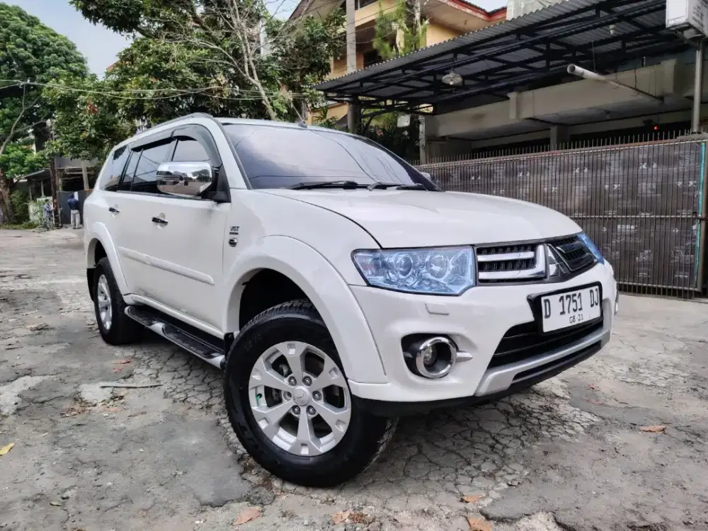 MITSUBISHI PAJERO SPORT DAKAR 2.5 MATIC 2015 PUTIH GAGAH DAN ORIGINAL