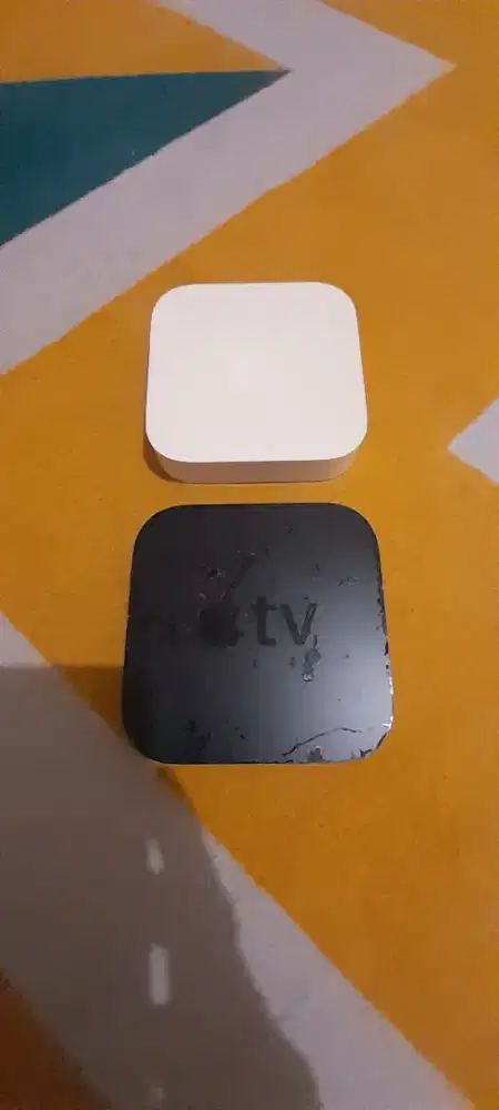 Apple TV Gen 3 + Apple Airport Exspress WiFi Router Normal