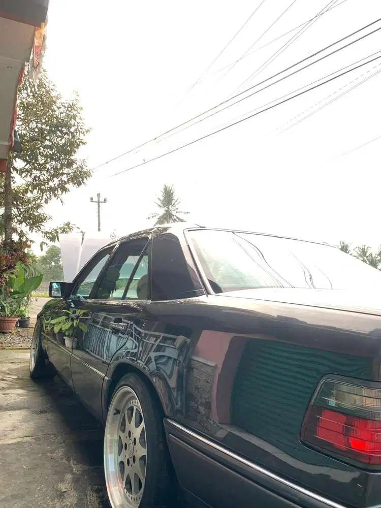 Mercedes-Benz E320 1997 Bensin