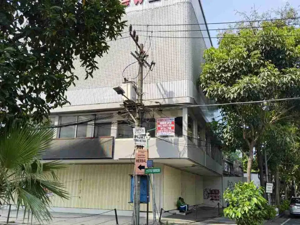 Disewakan Gedung Siap Pakai Lokasi Strategis di Surabaya
