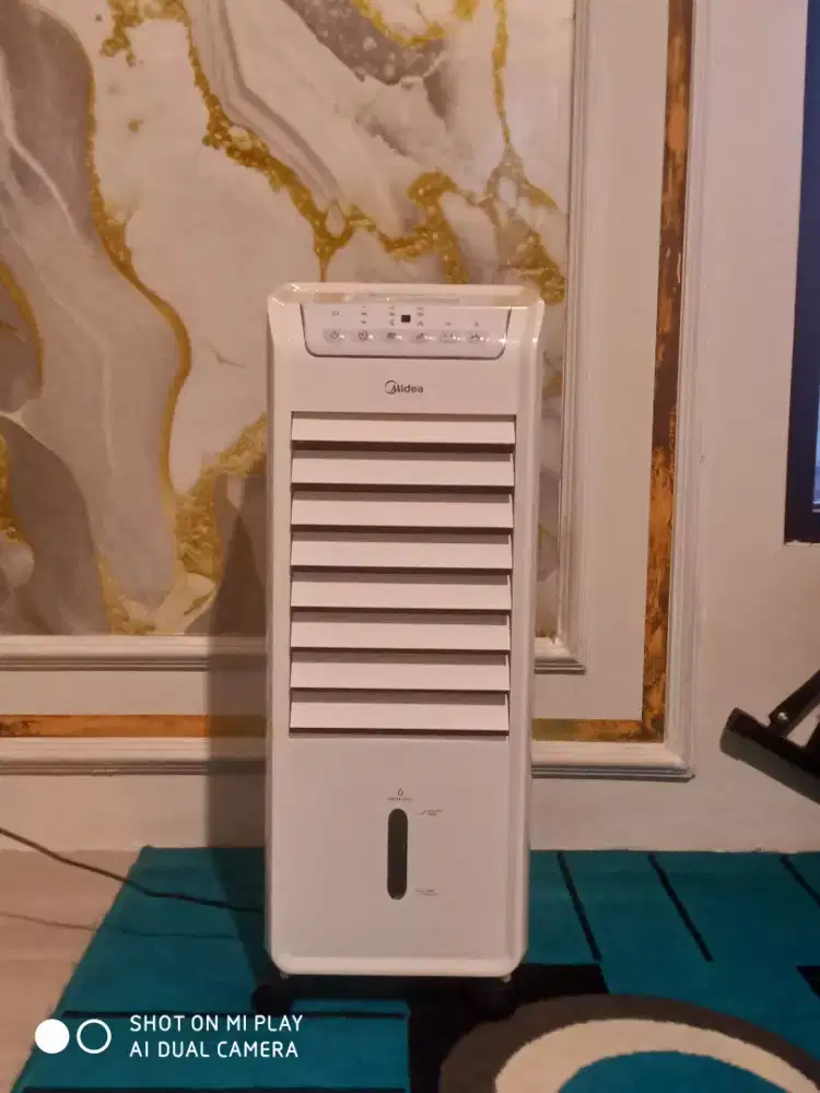 Di Jual Midea Air Cooler (seri AC100-A) berwarna putih