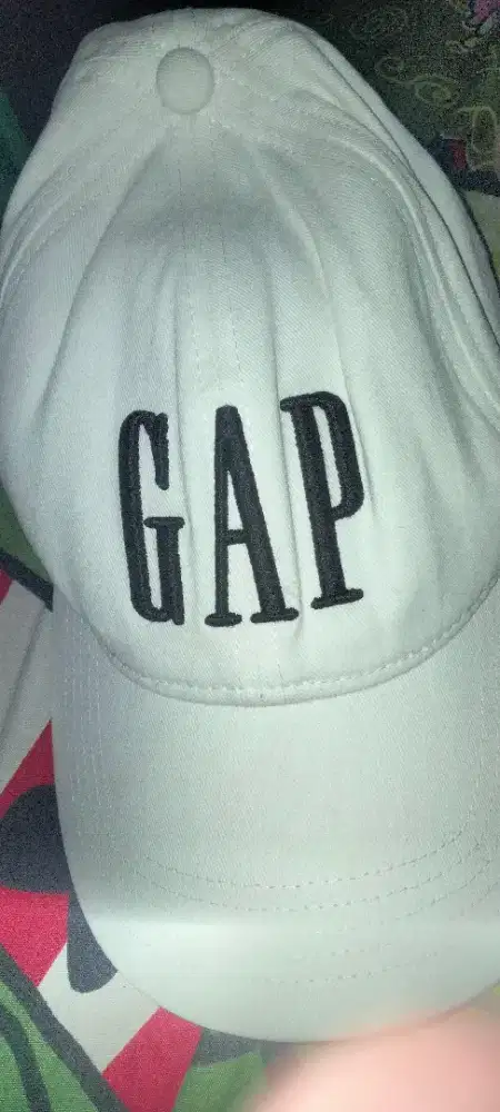 topi setelan GAP