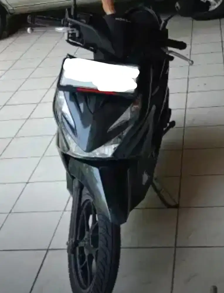 Honda Beat Deluxe 2024 CBS ISS Hitam KM 16.000an
