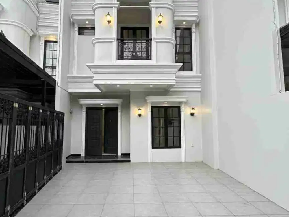 Rumah mewah dalam komplek jagakarsa