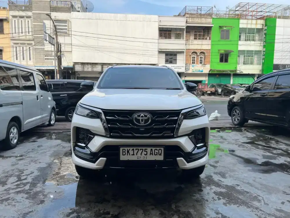 Odo 35xxx. Toyota Fortuner VRZ TRD 2021