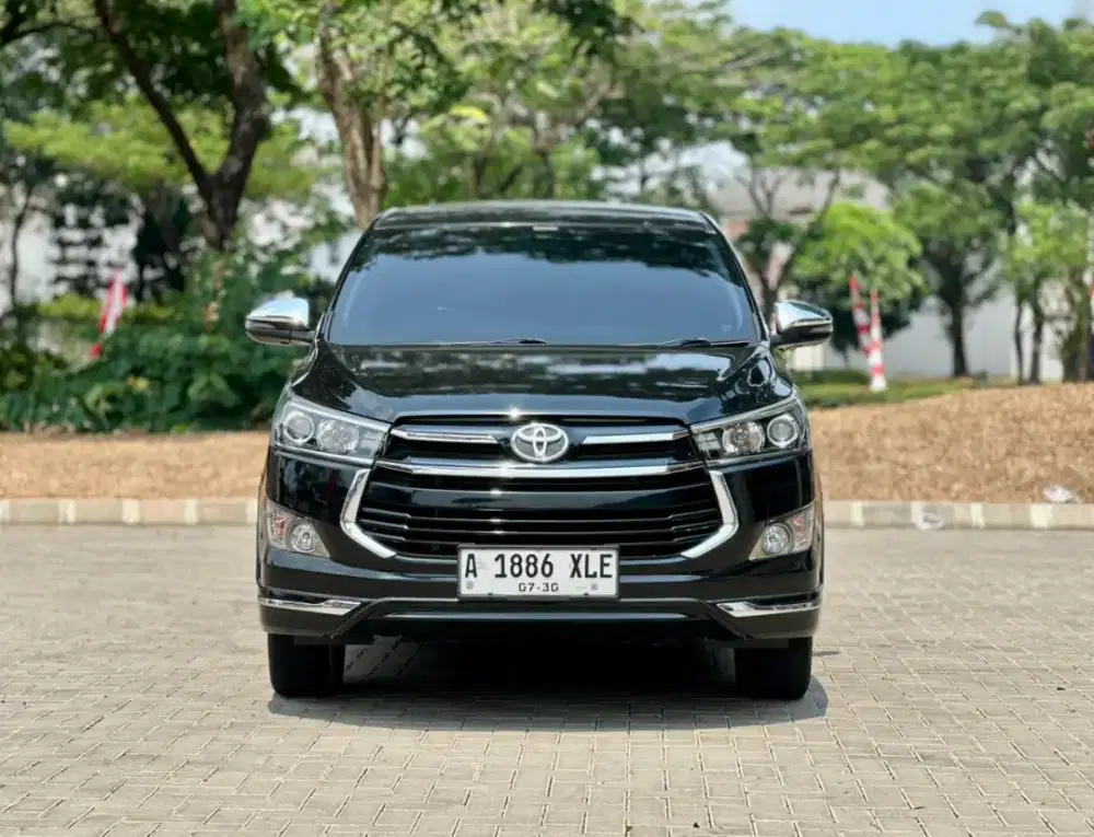 TOYOTA INNOVA 2.4 VENTURER AT 2019 HITAM
