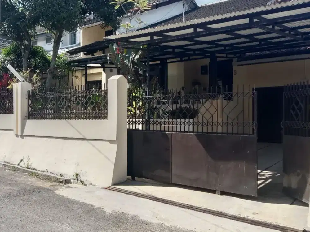 Rumah Sejuk Nyaman di Cigadung Dago Atas Kota Bandung