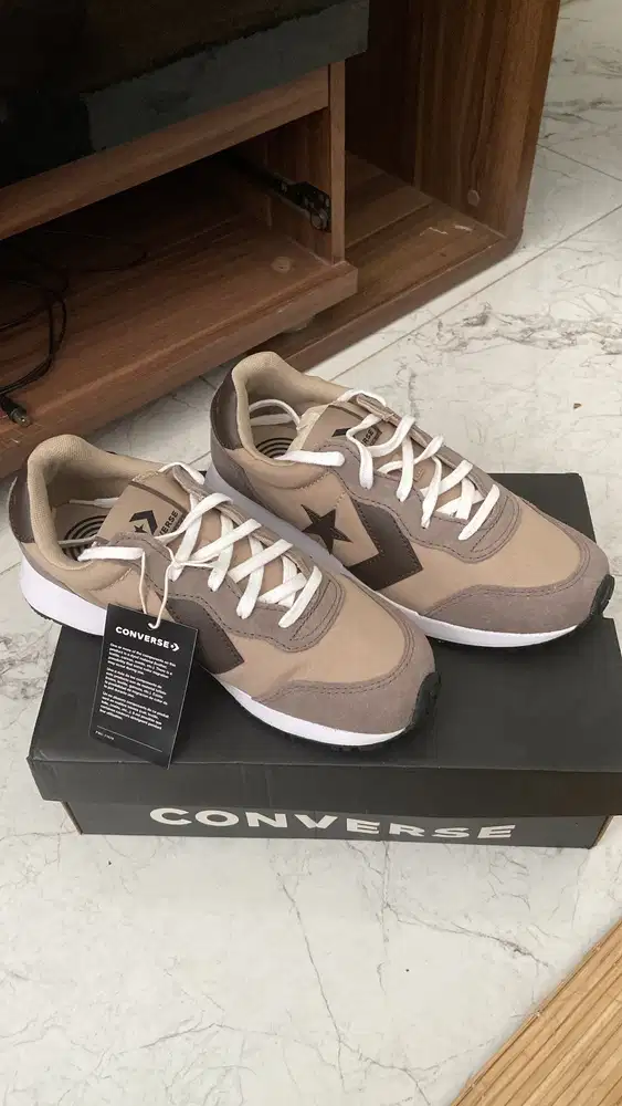 Converse omega trainer suede