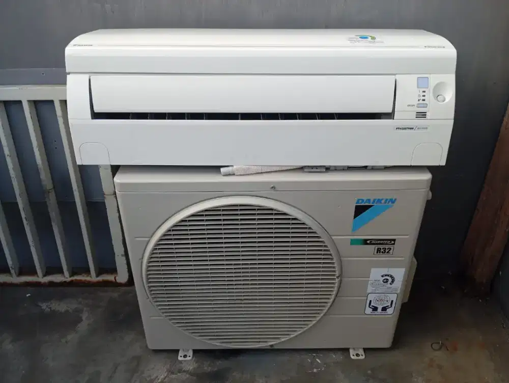 Jual ac daikin inventer r 32  1pk 700watt kondisi 95% ori semua