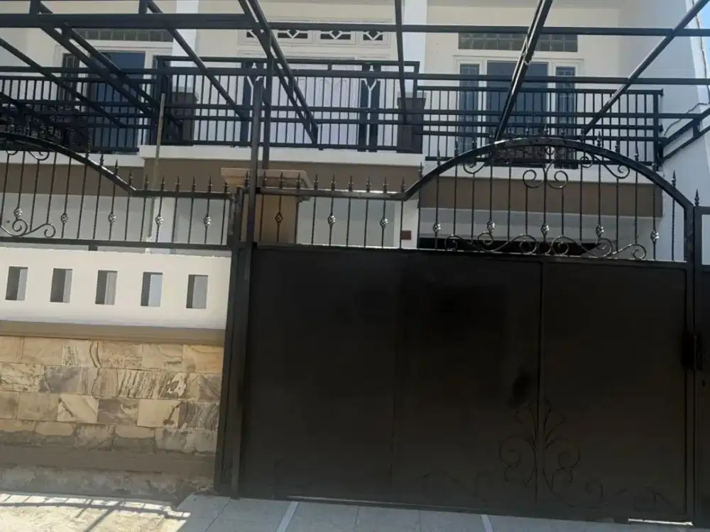 DIJUAL Rumah 2 Lantai Baru Renovasi BABATAN PANTAI, Dukuh Sutorejo, Mulyorejo dekat Raya KENJERAN