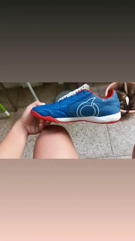 Sepatu futsal ortus size 40