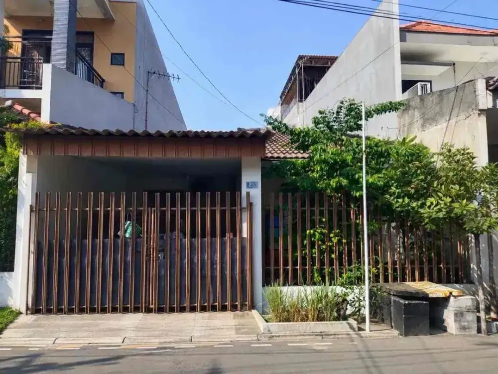 TERMURAH‼950 juta Rumah kutisari luas 126 m2