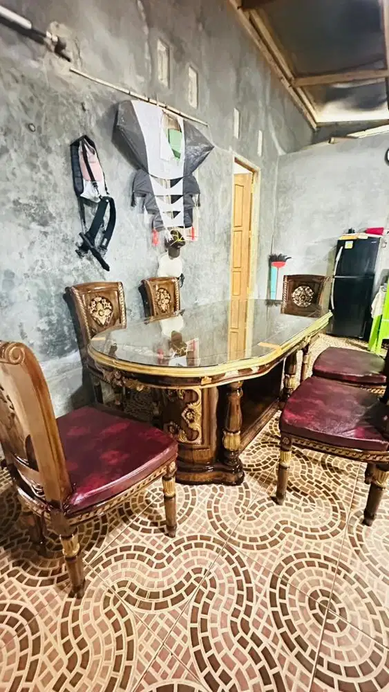 meja makan salina gendong