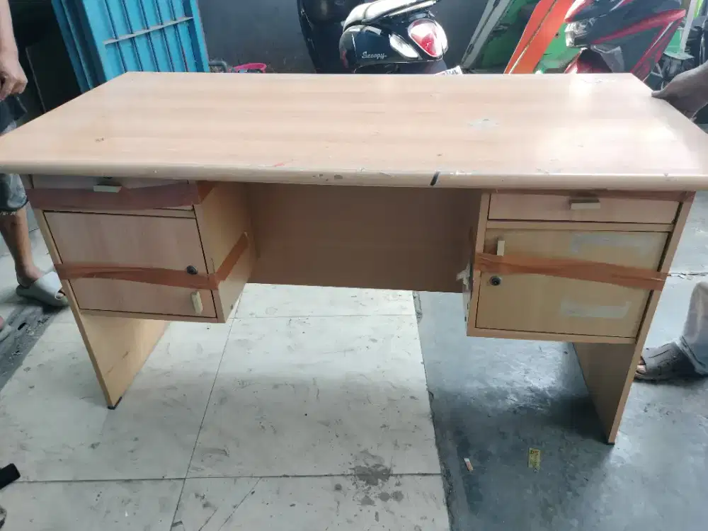 Jual murah meja kantor bekas