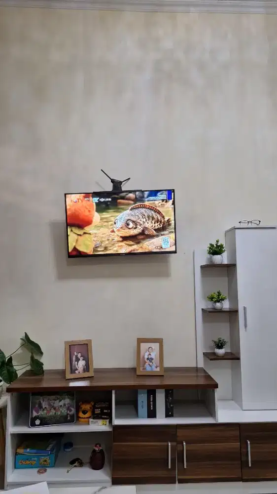 Meja tv minimalis