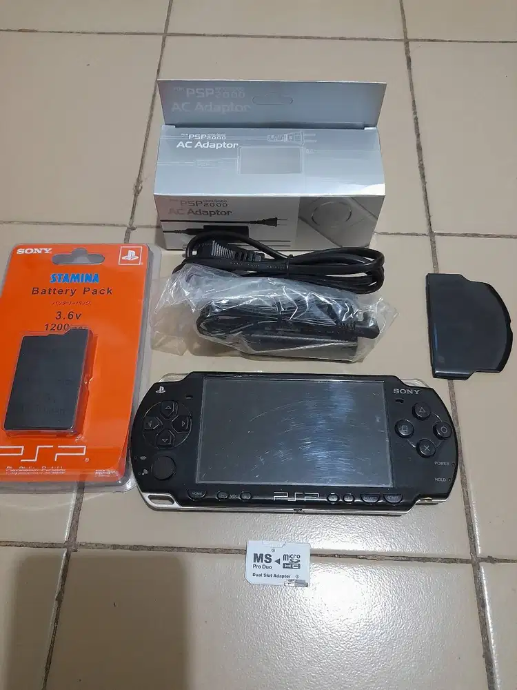 Psp slim seri 2000 Mulus Memory 8gb Fullgame Plus Cassannya