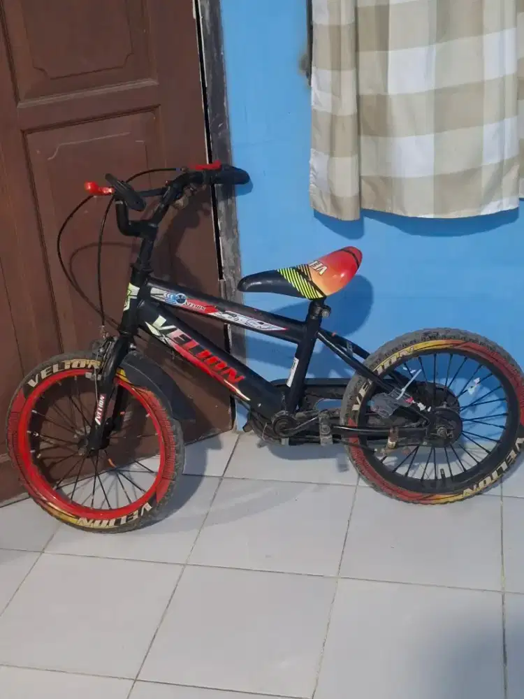 Sepeda 16  bisa dipakai anak mulai 4 sampai 8th
