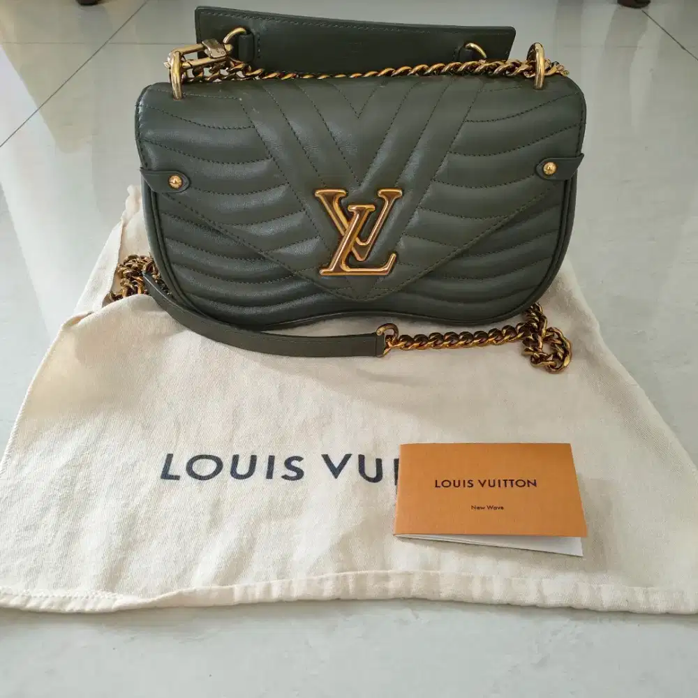 Louis Vuitton New Wave Chain Green
