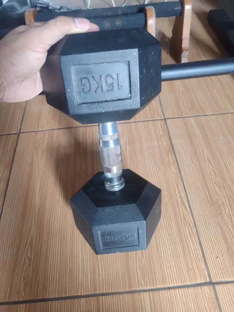 Dumbell barbel merek Berwyn 15 KG