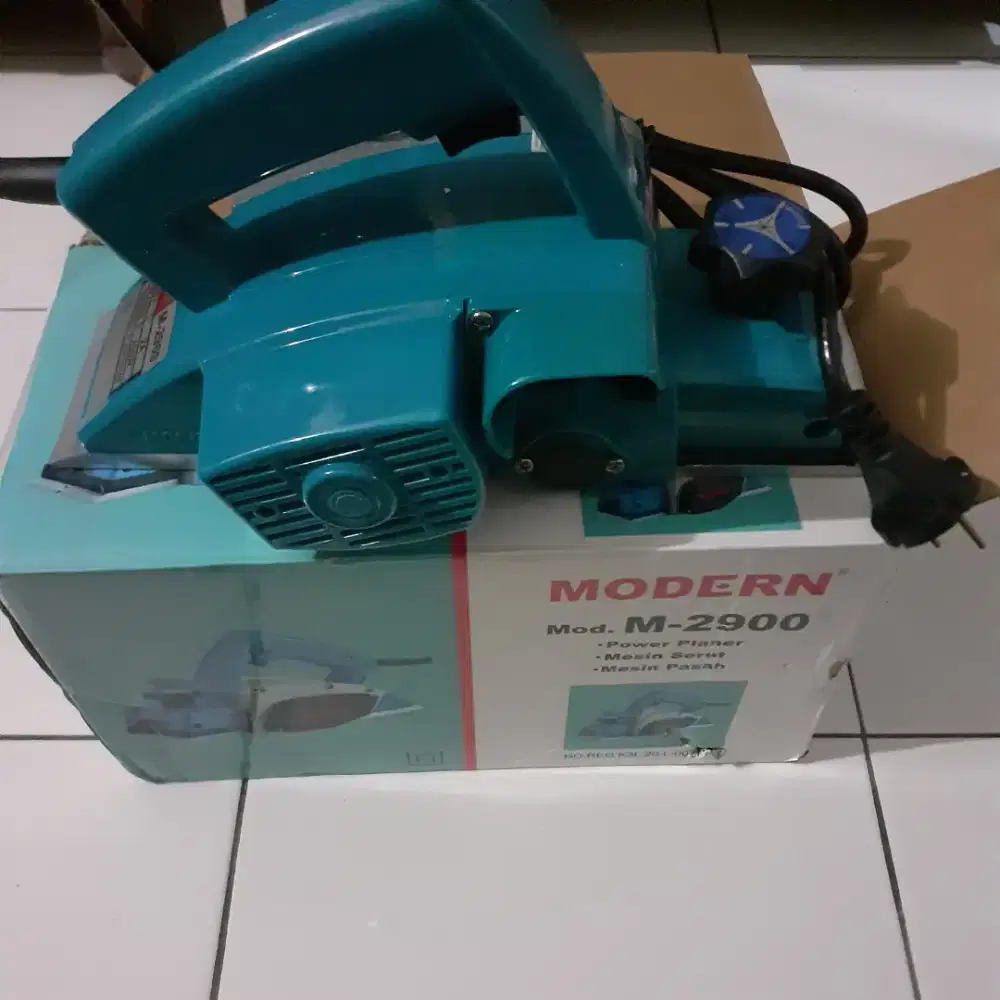 Mesin serut kayu merk modern