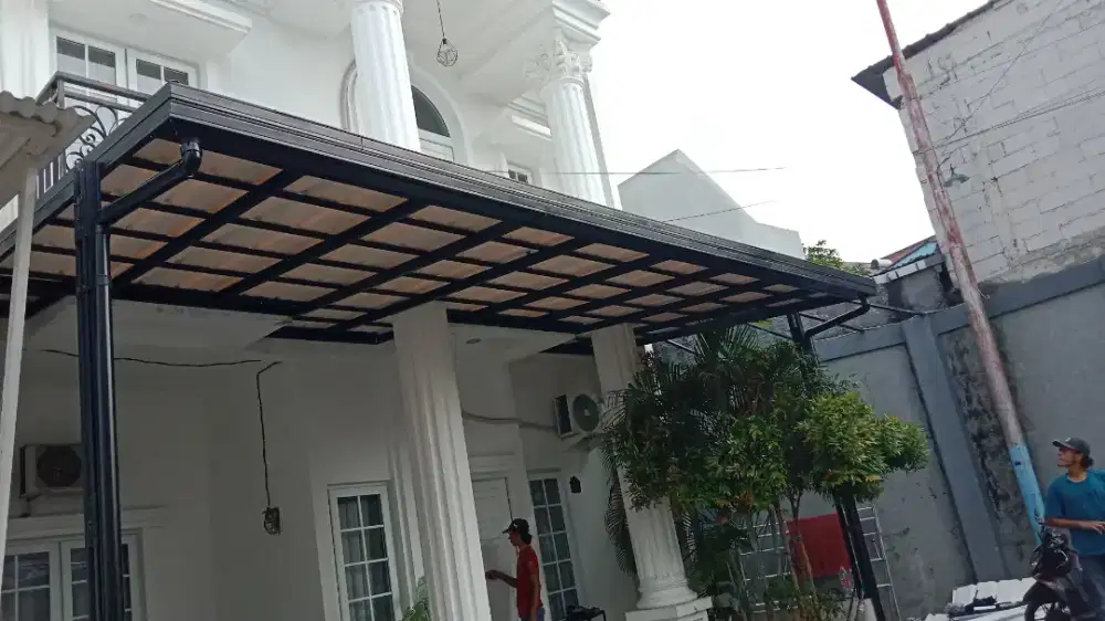 Kanopi baja ringan