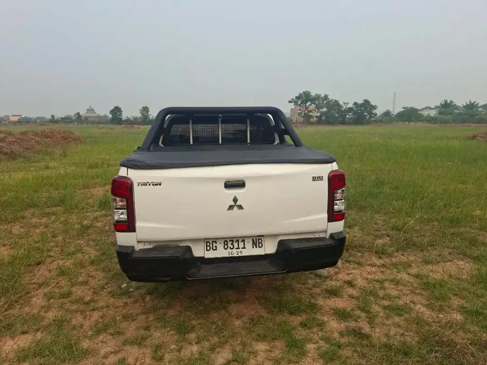 Mitsubishi strada triton