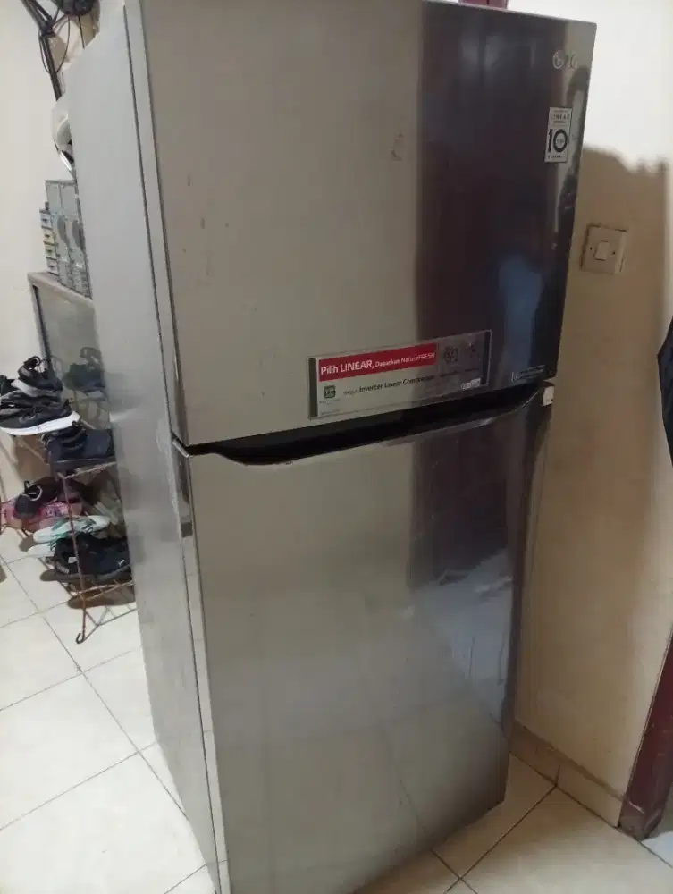 Kulkas kondisi mati 2 pintu merek lg