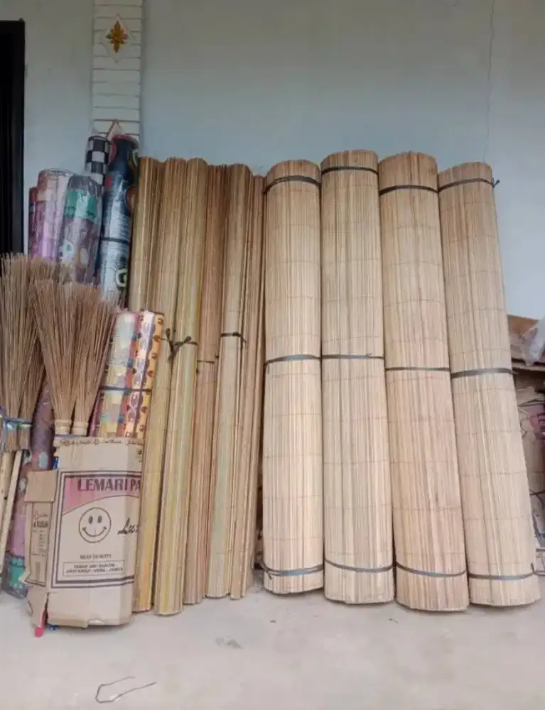 Tirai penutup hujan dan panas