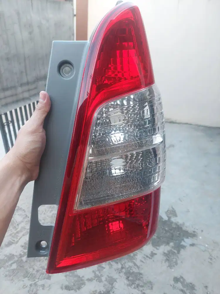 Stoplamp Lampu Belakang Innova 2012-2015 Original (2ND-BNIB)