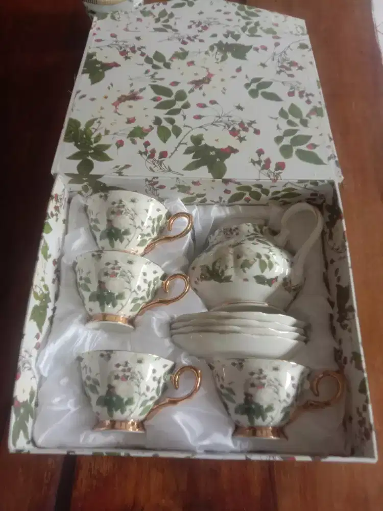 di jual cangkir motif kembang mewah 1 set