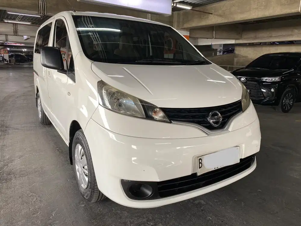 Nissan Evalia Manual Tipe ST 1.5 MT Putih Pemakaian 2015 NIK 2014