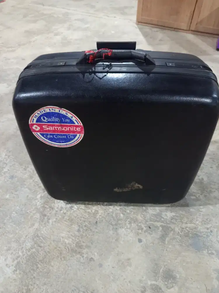 Koper keras merk samsonite