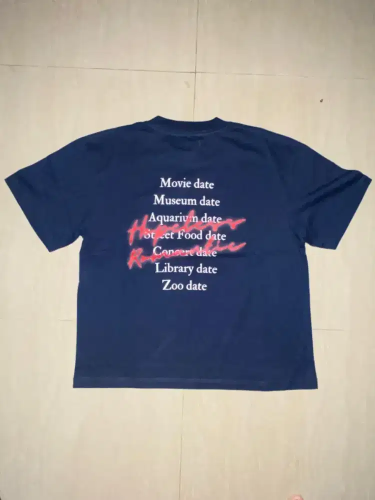 Kaos pria Praedae
