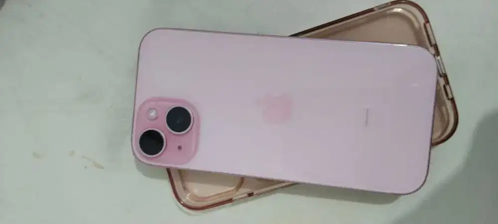 iphone 15 basic pink garansi maret 2027