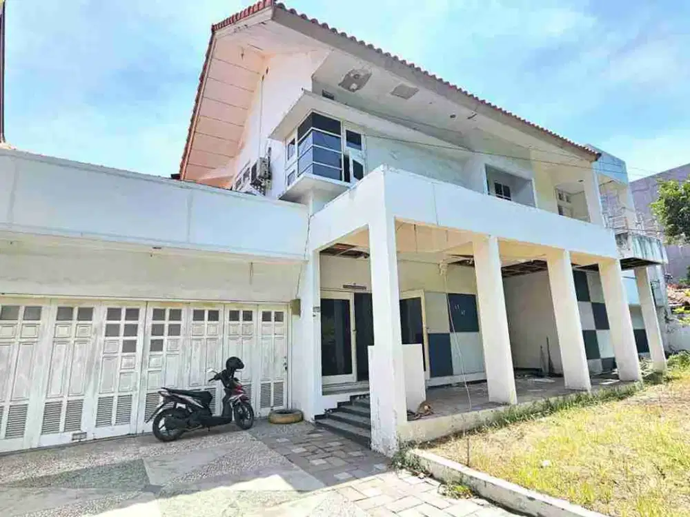 HITUNG TANAH! RUMAH 0 JALAN RAYA GAYUNG KEBONSARI BISA UNTUK USAHA ATAU KANTOR