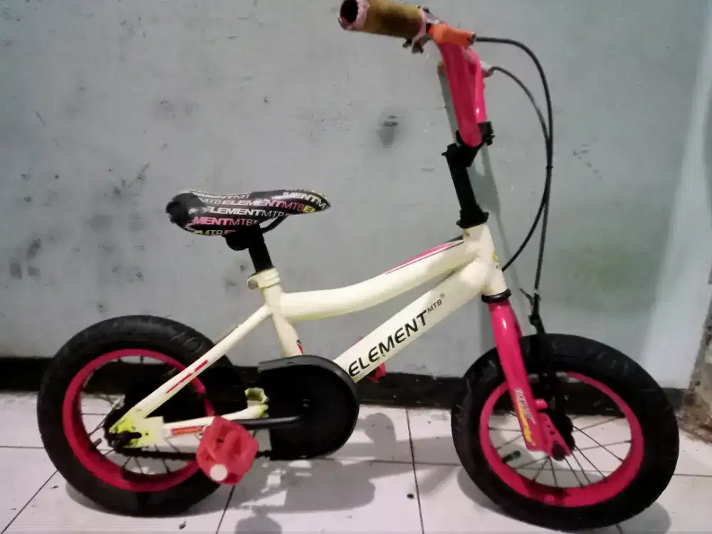 Dijual sepeda BMX merk ELEMENT ring 12 kondisi masih bagus Kker normal