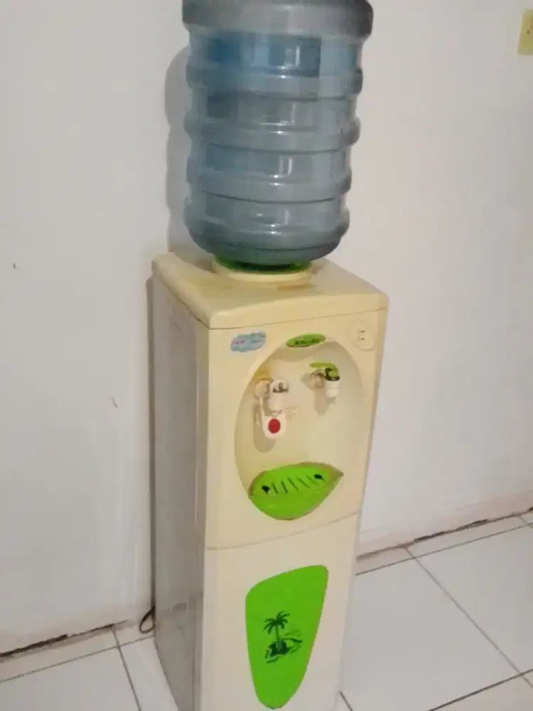 Dispenser Miyako panas dan dingin