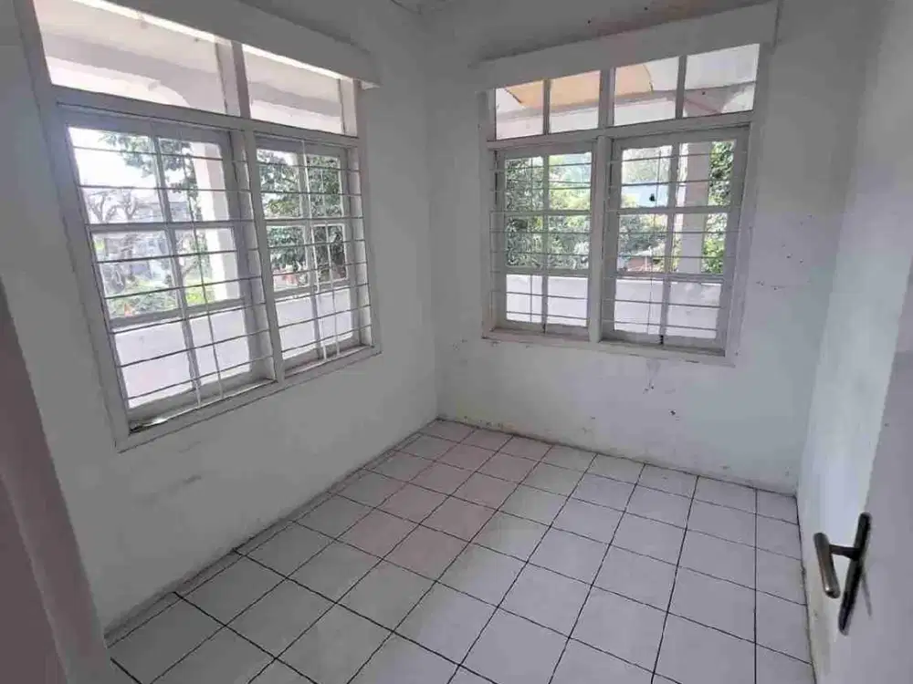 disewakan rumah besar startegis pasteur bandung